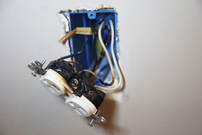 محل اتصال نامرغوب یا شل در پریز، کلید و ترمینال