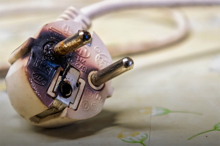 دلایل اصلی مشکلات برق‌کشی در ساختمان‌ها